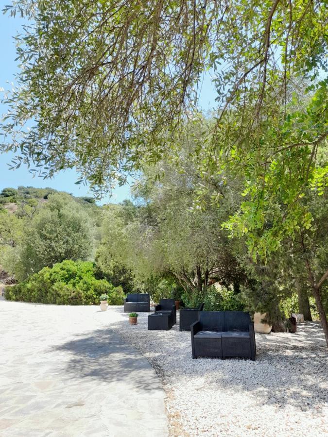Agriturismo Palas De Serra Country Resort Onifai ภายนอก รูปภาพ
