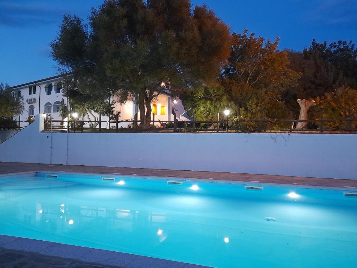 Agriturismo Palas De Serra Country Resort Onifai ภายนอก รูปภาพ