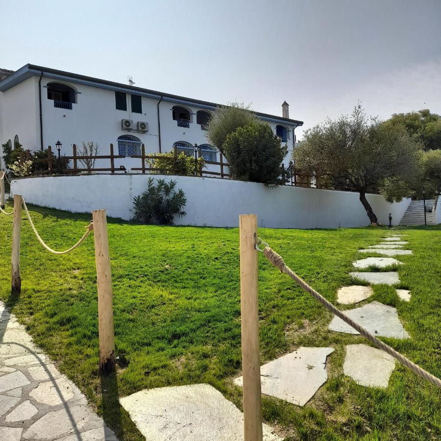Agriturismo Palas De Serra Country Resort Onifai ภายนอก รูปภาพ