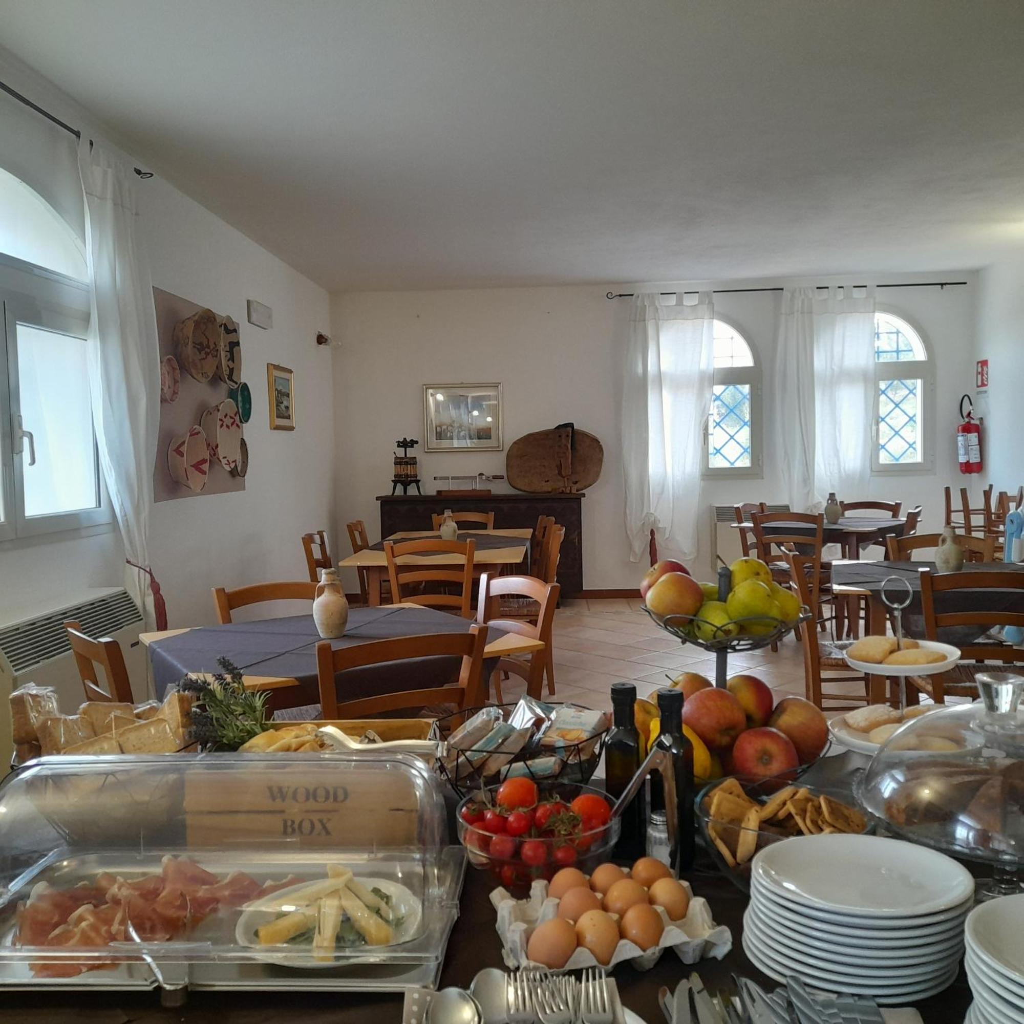 Agriturismo Palas De Serra Country Resort Onifai ภายนอก รูปภาพ
